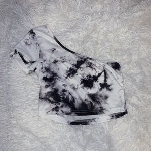 one shoulder tie-dye crop top